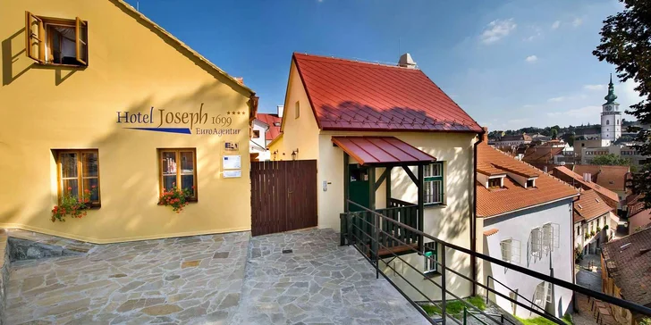 Hotel ze 17. století v centru Třebíče: snídaně, prohlídka památek i welcome drink