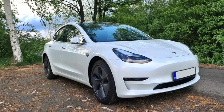 Bourák budoucnosti: 20–60min. jízda v Tesle Model 3 jako řidič nebo spolujezdec