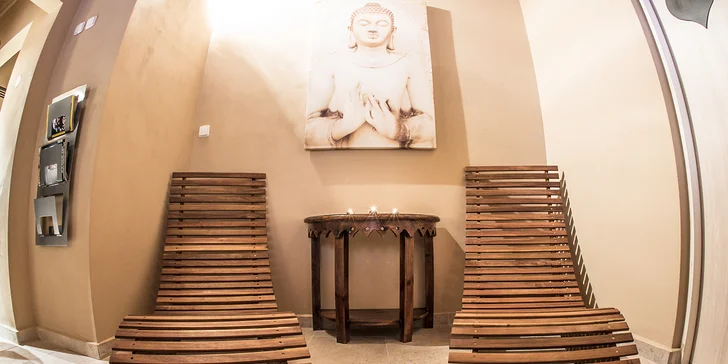 Parádní relax pro 2–4: privátní wellness s vířivkou a saunou, sekt i masáž