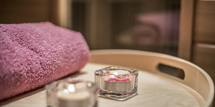 Parádní relax pro 2–4: privátní wellness s vířivkou a saunou, sekt i masáž
