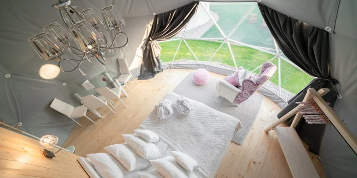 Glamping v polských Tatrách s panoramatickým výhledem. Varianty s vínem, růžemi i romantickou výzdobou