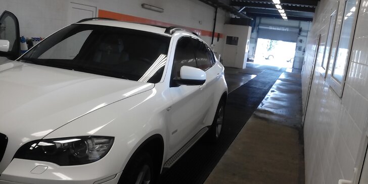 Kompletní čištění interiéru automobilu v Pro-Clean i leštění světlometů