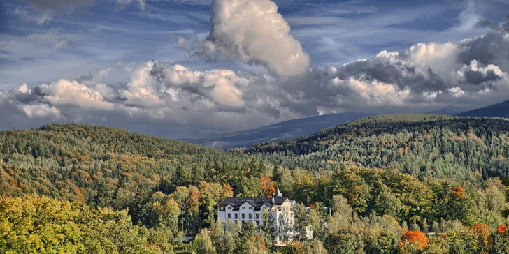 Útulný hotel ve Sklářské Porebě: ubytování až pro 5 osob s polopenzí, až 3 děti zdarma
