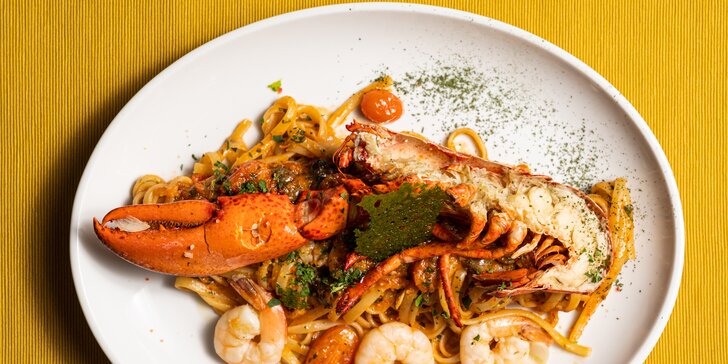 Chuť moře od italských kuchařů pro dva: risotto z garnátů, těstoviny s humrem i zmrzlina