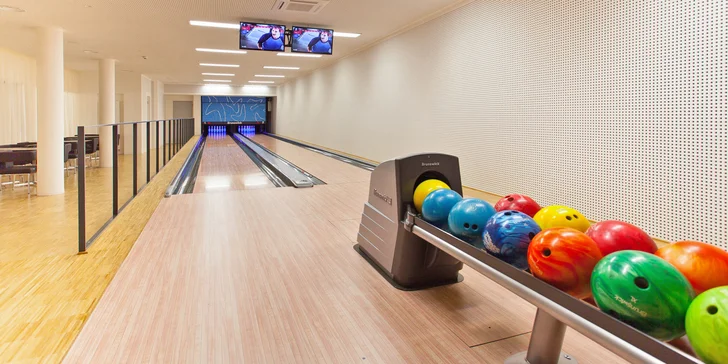 1 nebo 2 hodiny bowlingu a pořádná nálož hranolků až pro 6 osob