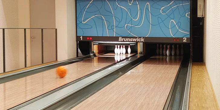 1 nebo 2 hodiny bowlingu a pořádná nálož hranolků až pro 6 osob