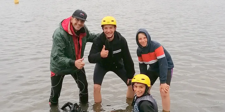 Tryskový let nad vodou: junior flyboard pro děti ve věku 12–15 let