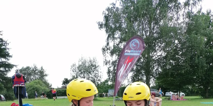Tryskový let nad vodou: junior flyboard pro děti ve věku 12–15 let