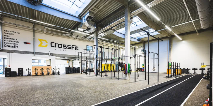 Čtyři lekce základů CrossFitu a tři celodenní vstupy na skupinovky