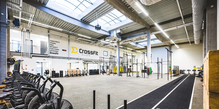 Čtyři lekce základů CrossFitu a tři celodenní vstupy na skupinovky