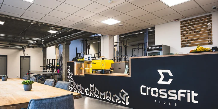 Čtyři lekce základů CrossFitu a tři celodenní vstupy na skupinovky