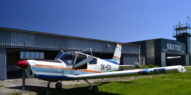 Pilotem letounu Zlín 43 na zkoušku: let pro 1 až 3 osoby i pozemní příprava