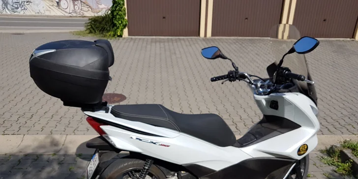 Čištění osobního auta: mytí interiéru suchou i mokrou cestou