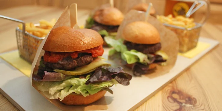 4× jiná chuť: burgerové degustační menu a hranolky, Cheese i Bacon a Jack Daniel's burger