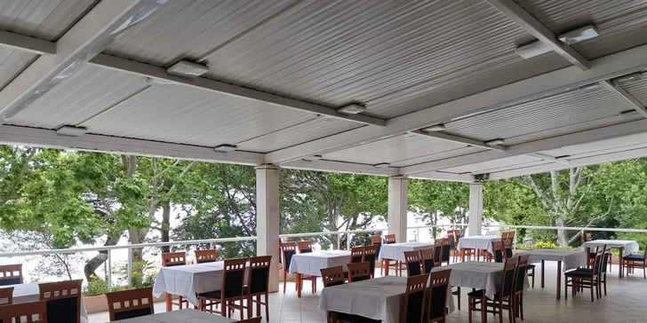Na dovolenou do Chorvatska: hotel v Omiši blízko pláže, polopenze