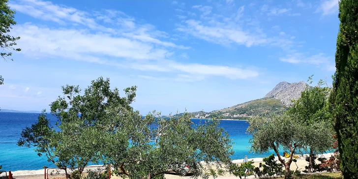 Na dovolenou do Chorvatska: hotel v Omiši blízko pláže, polopenze