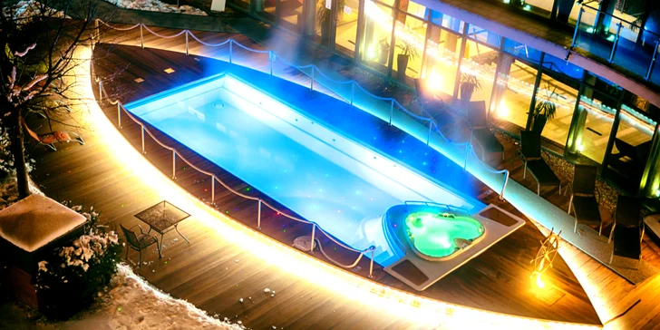 Luxusní relaxace v Polsku: neomezený wellness, polopenze, soukromá pláž i vyhřívaný bazén