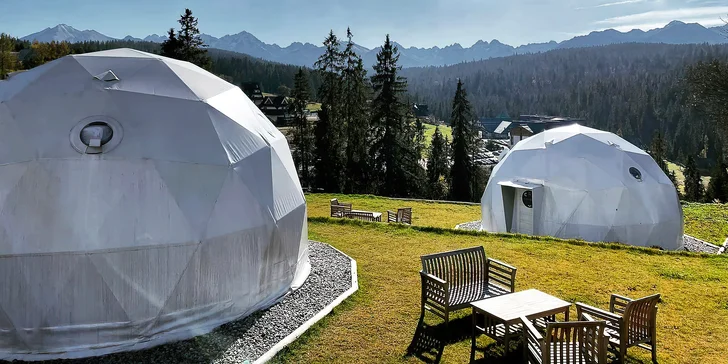 Glamping v polských Tatrách s panoramatickým výhledem. Varianty s vínem, růžemi i romantickou výzdobou