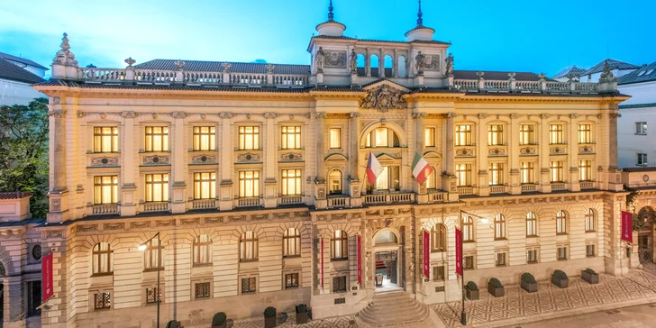 5* hotel v novorenesančním paláci v centru Prahy: luxusní pokoje, varianty se snídaní i vstupem do spa