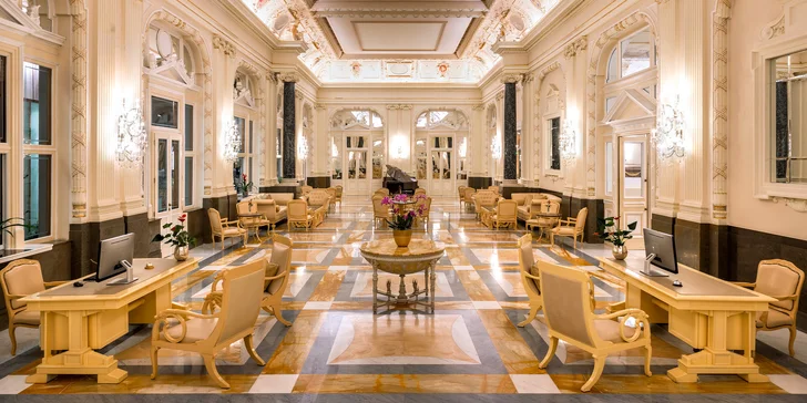 5* hotel v novorenesančním paláci v centru Prahy: luxusní pokoje, varianty se snídaní i vstupem do spa