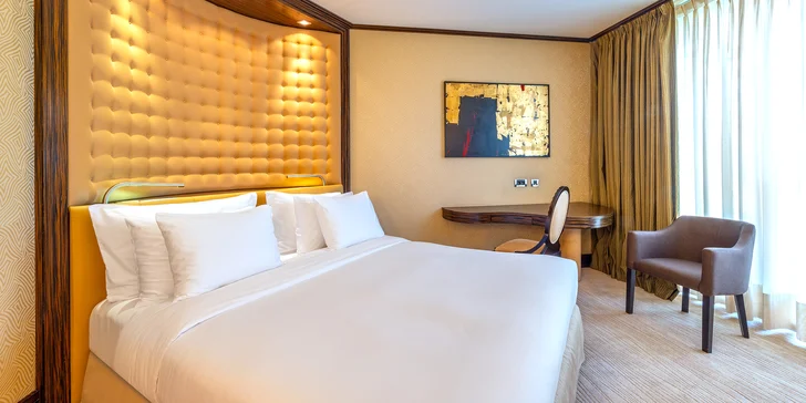 5* hotel v novorenesančním paláci v centru Prahy: luxusní pokoje, varianty se snídaní i vstupem do spa