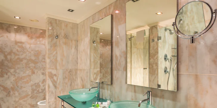 5* hotel v novorenesančním paláci v centru Prahy: luxusní pokoje, varianty se snídaní i vstupem do spa