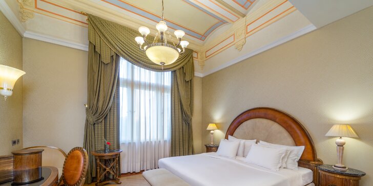 5* hotel v novorenesančním paláci v centru Prahy: luxusní pokoje, možnost snídaní i volný vstup do spa