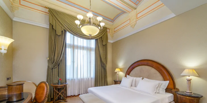 5* hotel v novorenesančním paláci v centru Prahy: luxusní pokoje, varianty se snídaní i vstupem do spa