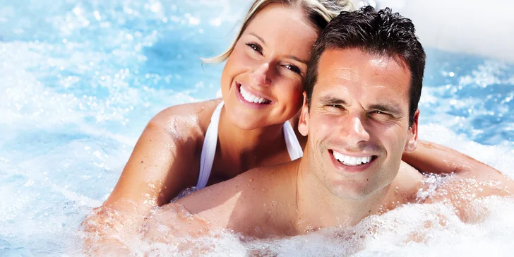 Lenošení v privátním wellness pro dva: 90 minut whirlpoolu a sauny