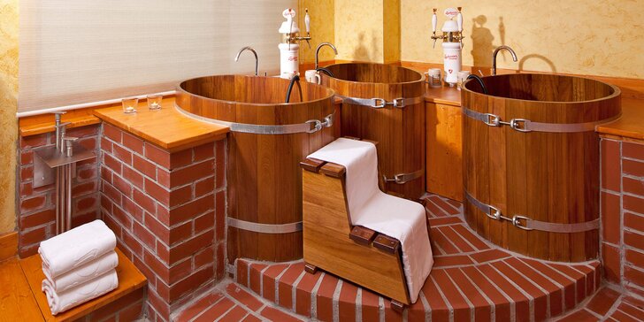 Lenošte spolu: vířivka, sauna i privátní koupel v kádi a neomezené pití piva
