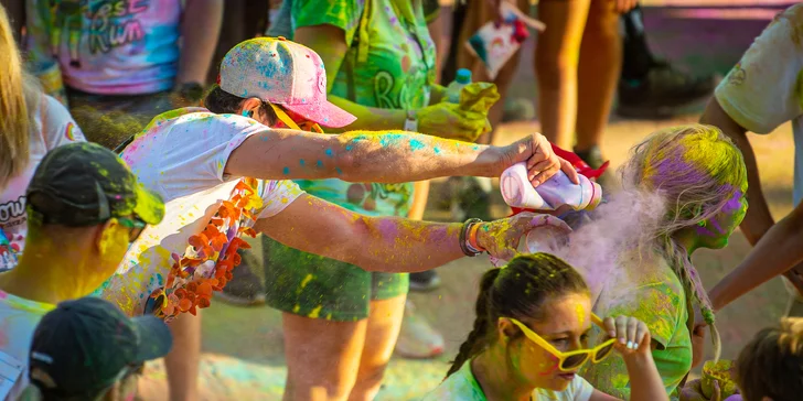 Rainbow Run v Dolních Vítkovicích: startovné, tričko, barvičky i medaile