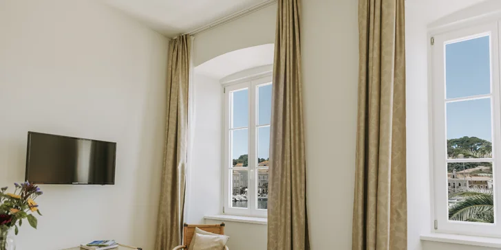 4* butikový hotel se snídaní na krásném ostrově Lošinj, přímo na promenádě