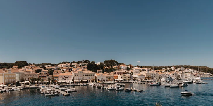 4* butikový hotel se snídaní na krásném ostrově Lošinj, přímo na promenádě