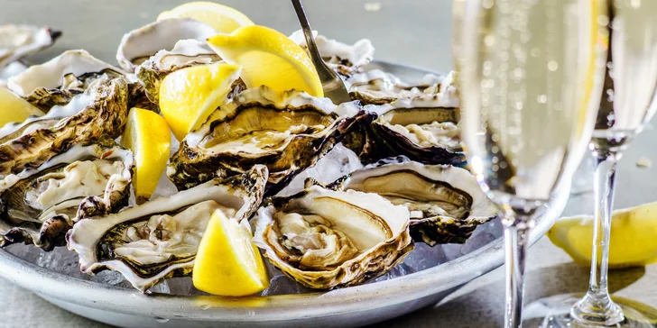Pochutnejte si na ústřicích: 6, 10 nebo 20 kusů a dvě sklenky prosecca