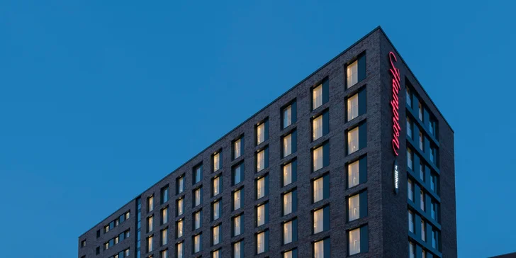 Objevte Hamburk: 3* hotel Hampton by Hilton se snídaní, 1,5 km od centra města