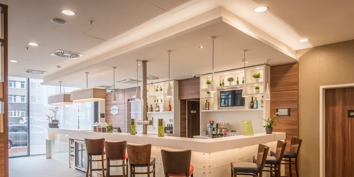 Objevte Hamburk: 3* hotel Hampton by Hilton se snídaní, 1,5 km od centra města