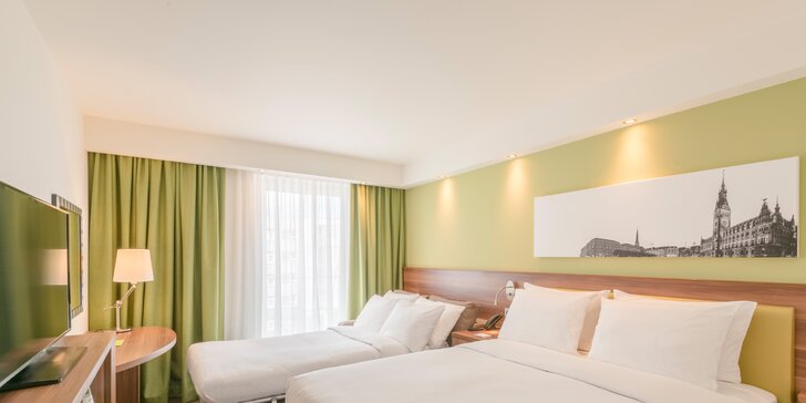Objevte Hamburk: 3* hotel Hampton by Hilton se snídaní, 1,5 km od centra města