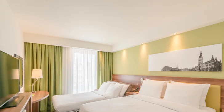 Objevte Hamburk: 3* hotel Hampton by Hilton se snídaní, 1,5 km od centra města