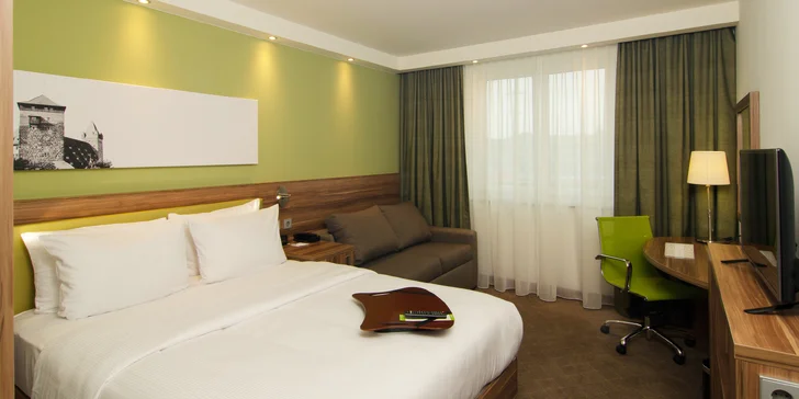 Objevte Hamburk: 3* hotel Hampton by Hilton se snídaní, 1,5 km od centra města