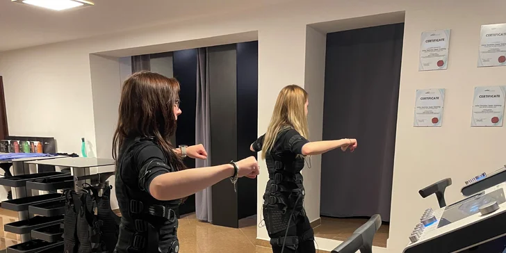 Expresní tréninky EMS pro posílení celého těla: zkušební lekce pro dva nebo permanentka