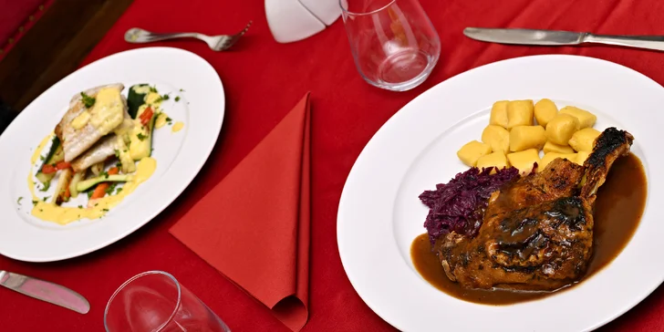 Víkendové 4chodové menu u Karlova náměstí: 2 předkrmy, kachna, steak či ryba a dezert
