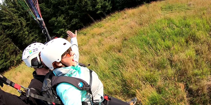 Tandemový paragliding: adrenalinový let v Beskydech pro 1 osobu