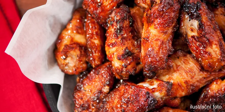 Dobroty k pití: tapas i kuřecí křídla v BBQ omáčce