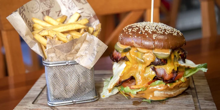 Dobře se najezte: 150g nebo 300g burger podle výběru a hranolky