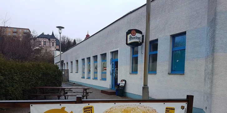 Dobře se najezte: 150g nebo 300g burger podle výběru a hranolky