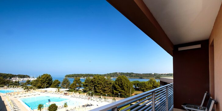 Rodinná dovolená v Poreči: 4* hotel Molindrio 300 m od pláže, bazény a wellness, polopenze, dítě zdarma