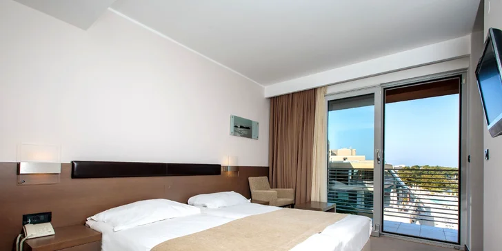 Rodinná dovolená v Poreči: 4* hotel Molindrio 300 m od pláže, bazény a wellness, polopenze, dítě zdarma