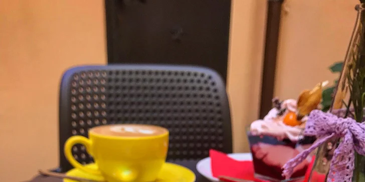 Otevřený voucher do kavárny U Mlsného kocoura: káva, dortíky i zmrzlina