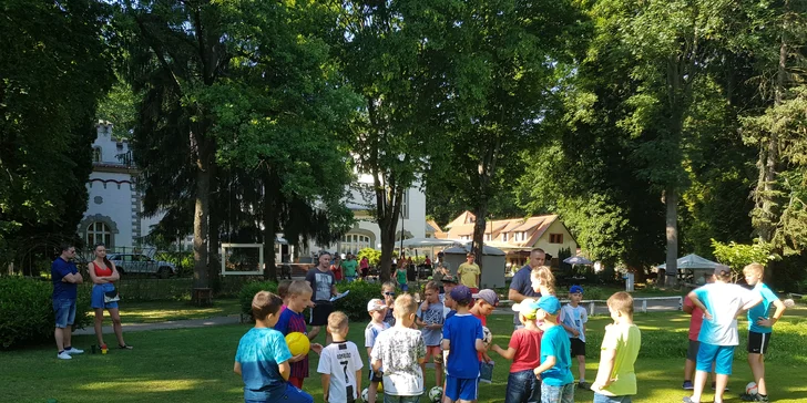 Zkuste golf jinak: denní nebo noční hra footgolfu pro 2 až 8 osob