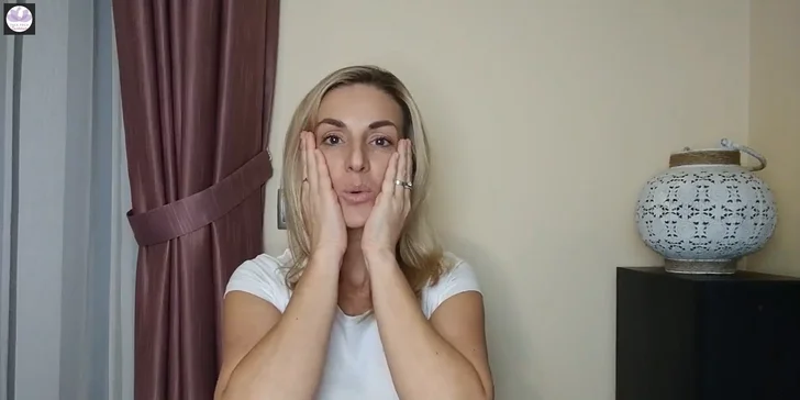 Základní on-line kurz obličejové jógy na celý rok a měsíční členství ve Face Yoga Live Clubu